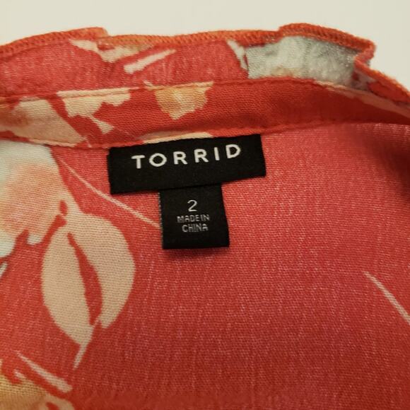 Torrid Voluminous Dress Size 2 Crinkle Gauze Floral Red Tie Neck Self Tie Belt - Picture 2 of 16